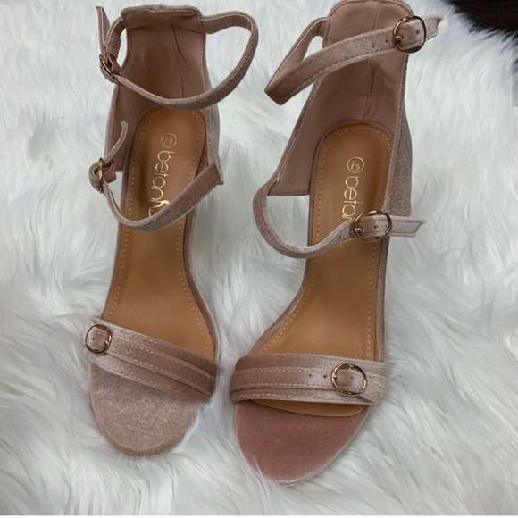 Betani "Pink Velvet Heel" - Picture 4 of 5